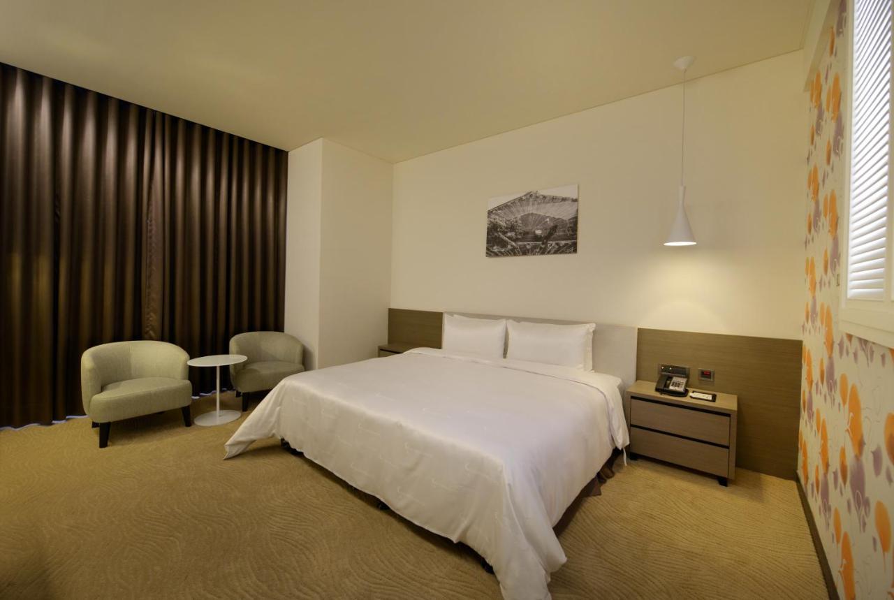 Golden Tulip Glory Fine Hotel Tainan Zewnętrze zdjęcie